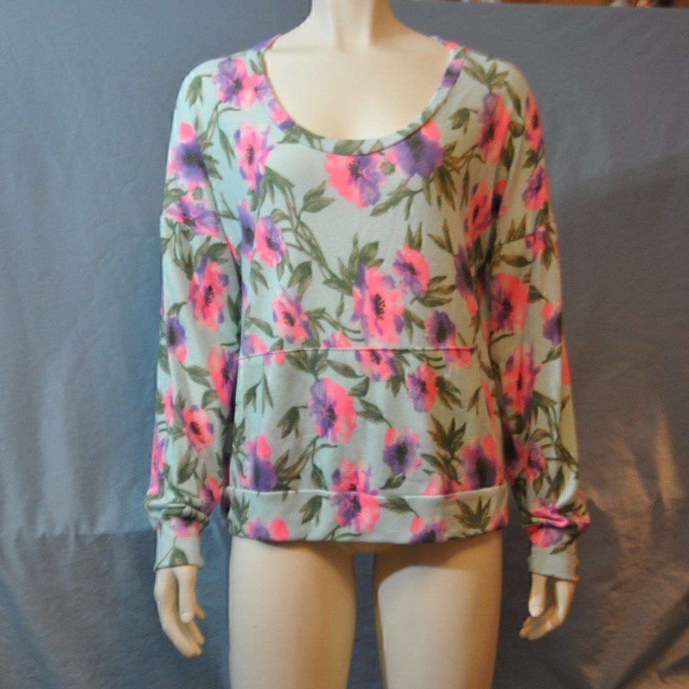 2/$10 Sew in Love Floral Top - New without Tags MUST BUNDLE FOR THIS PRICE